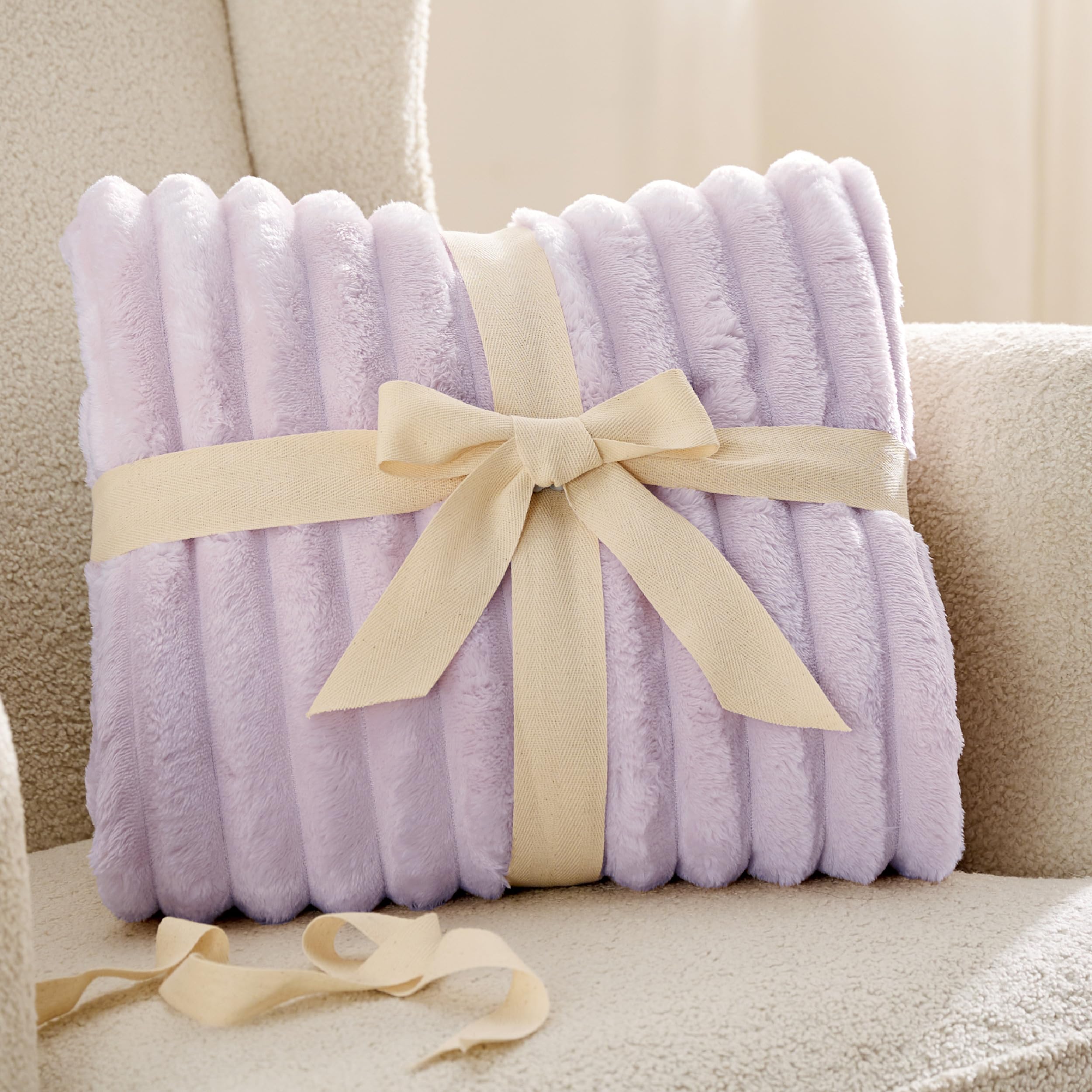 Bedsure GentleSoft Lavender Fog blanket dyeing process preserves colors