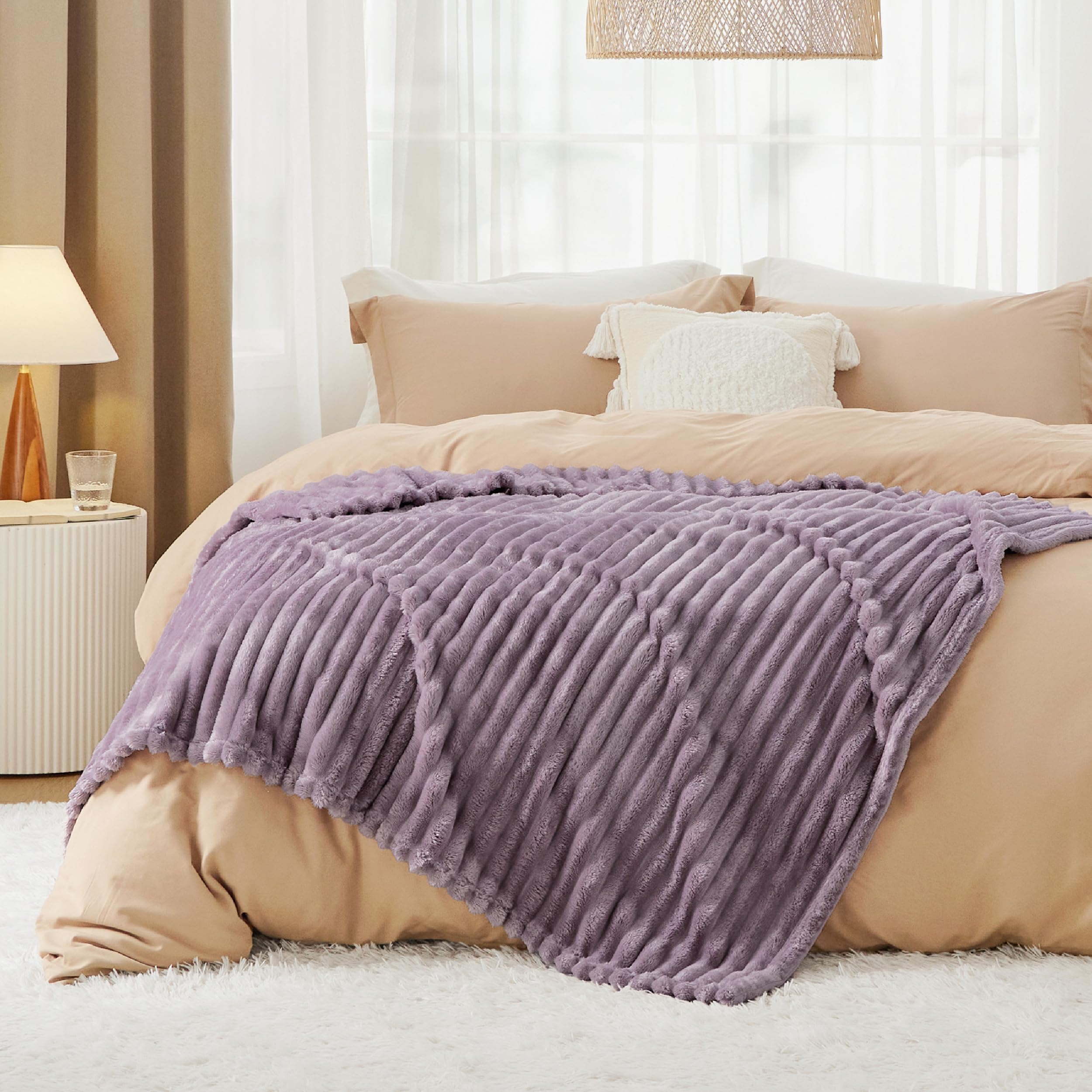 Bedsure GentleSoft blanket is machine washable for easy care.