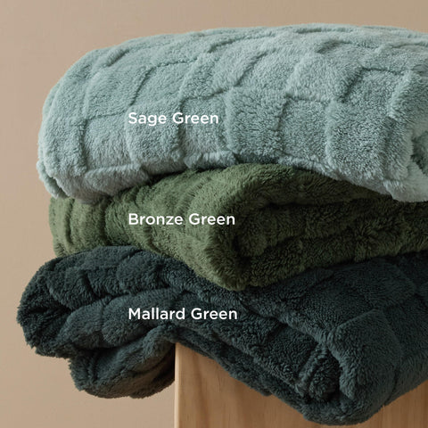 Bedsure GentleSoft throw enhances dorm decor with timeless checker texture