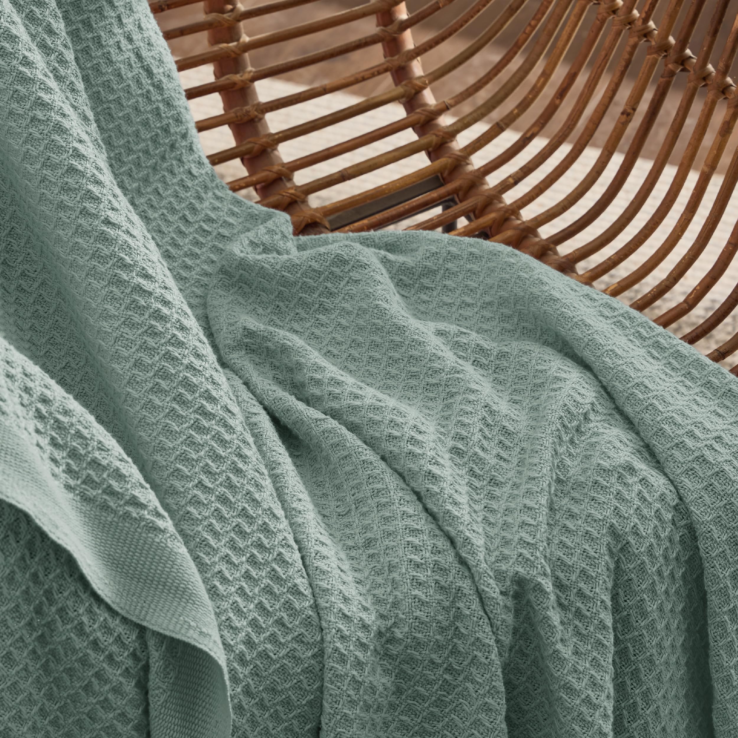 Bedsure Gentlesoft queen size on bed showcasing generous 90x90 inches