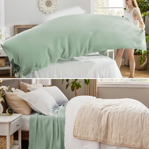 Queen size Bedsure GentleSoft blanket measures 90x90 inches for generous coverage