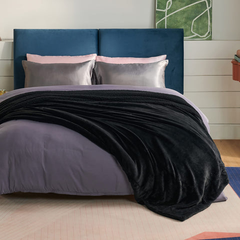 Bedsure GentleSoft Sherpa Blanket queen size 90x90 displayed on bed for family warmth.