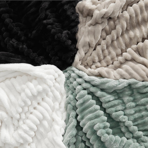 Bedsure GentleSoft blanket color stays vibrant after washes.
