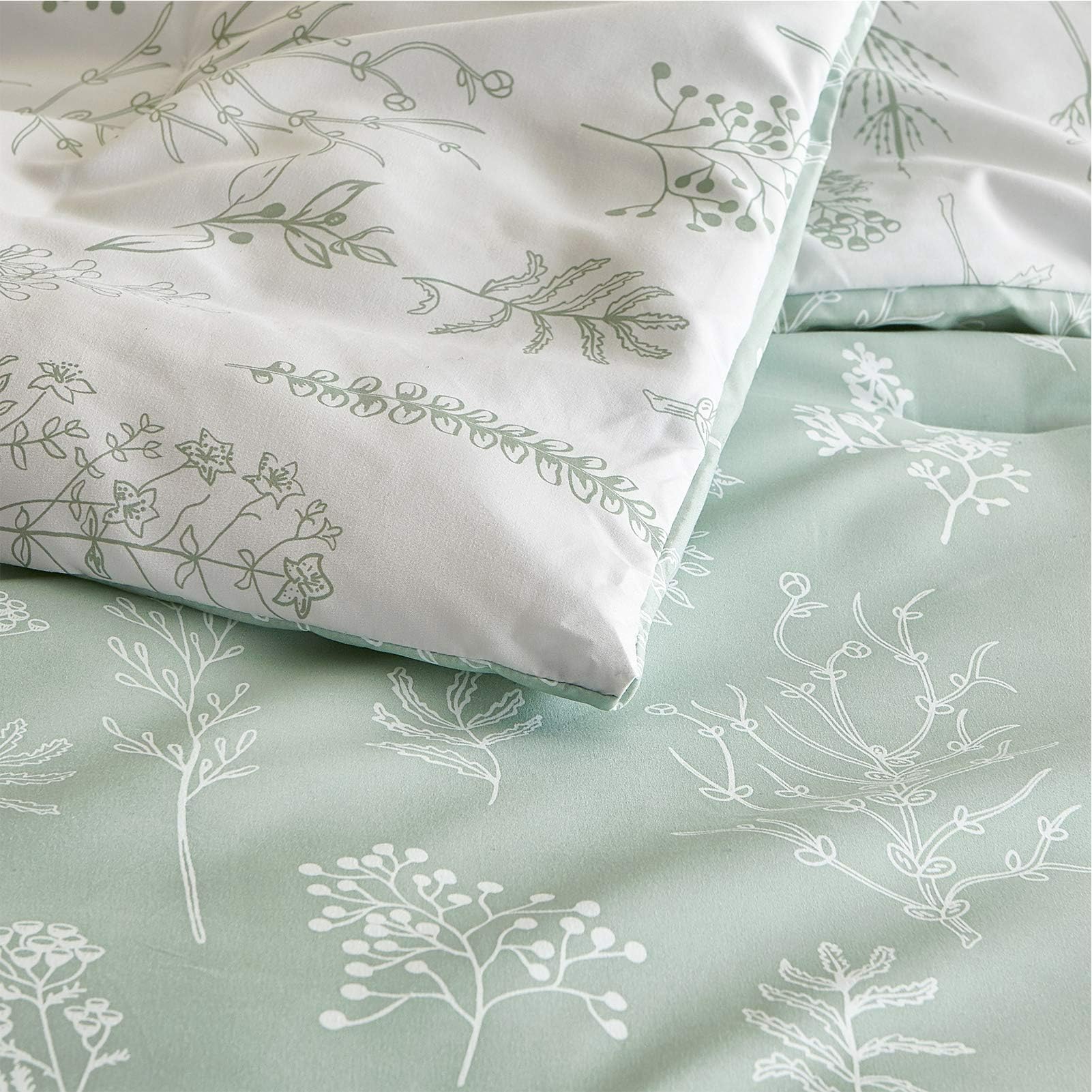Gift-ready Bedsure bedding set with elegant packaging