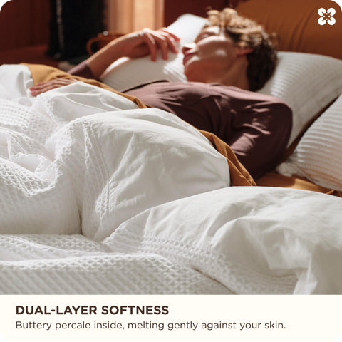Bedsure hidden-buttons detail emphasizes secure closure and tidy look.