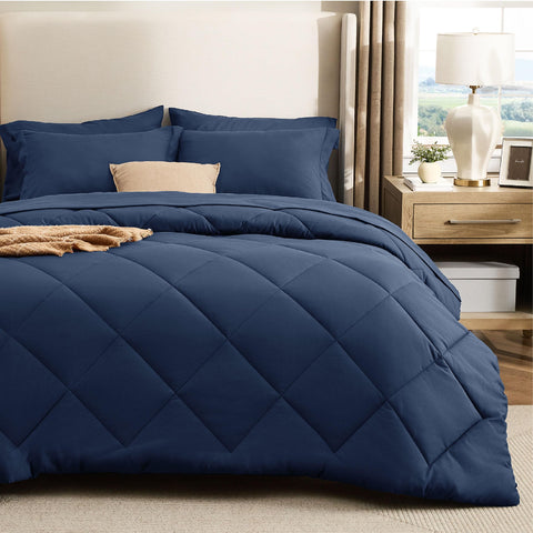 Bedsure hydro-brush microfiber fabric feels silky and skin-friendly.