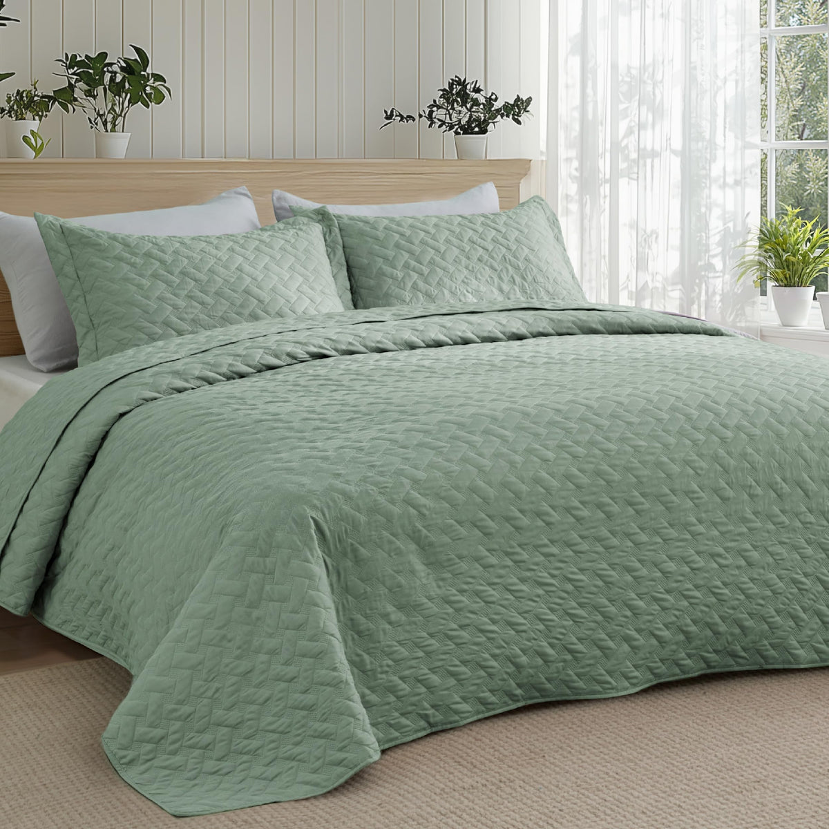 Bedsure king quilt in sage green with basket weave front view for all-season softness.