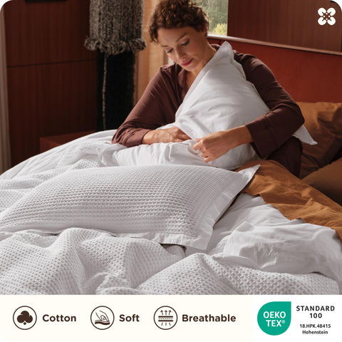 Bedsure king duvet cover with secure eight-corner ties prevents shifting.