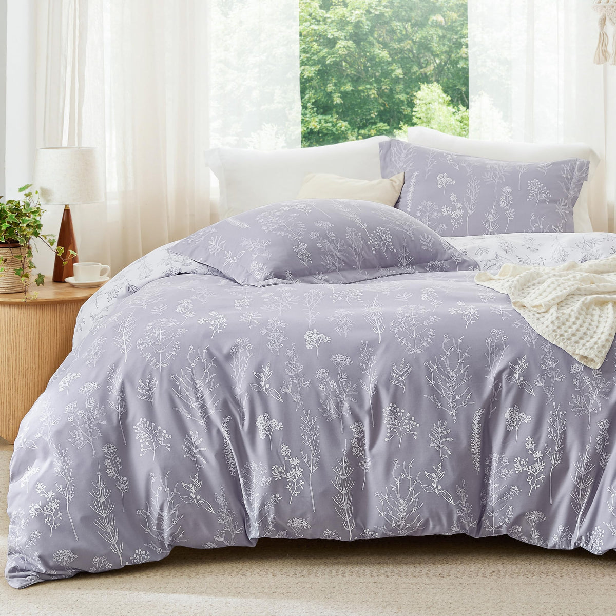 Bedsure lavender queen comforter set shows soft texture and floral print for cozy nights.