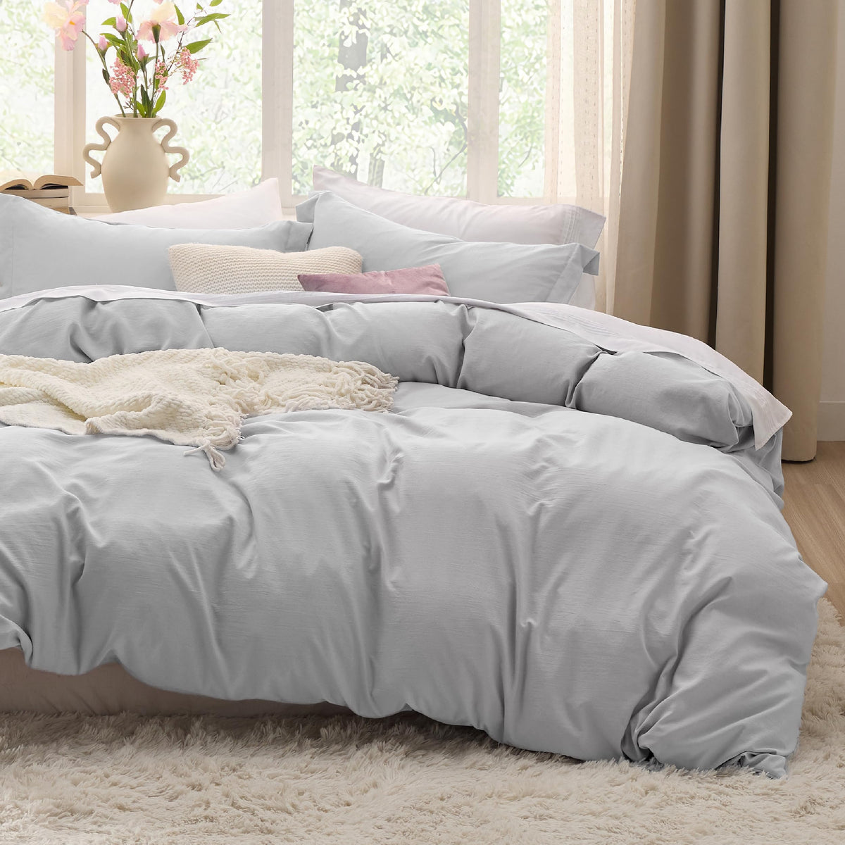 Bedsure light-grey duvet cover 90x90 in queen size with soft microfiber for cozy sleep