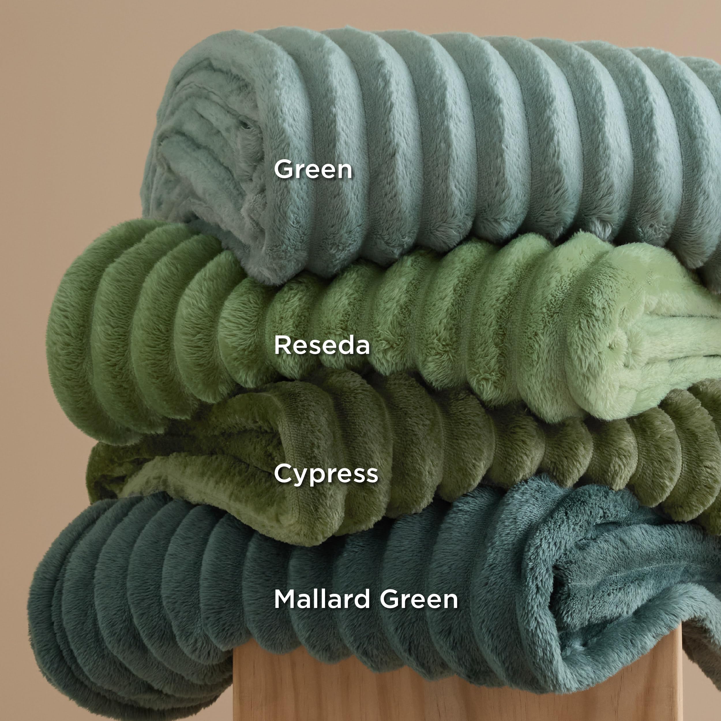 Bedsure lightweight warmth blanket delivers soft comfort without bulk.