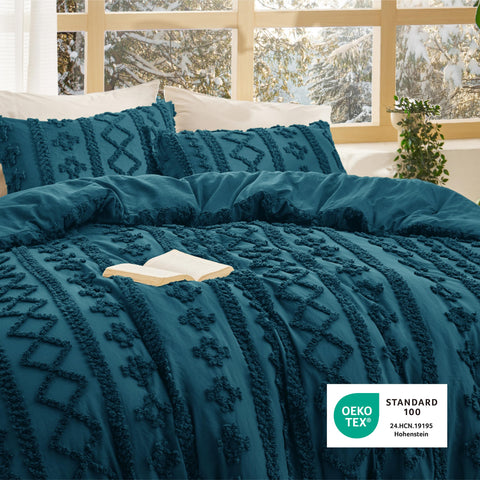Bedsure lightweight warmth suits all seasons for cozy sleep.