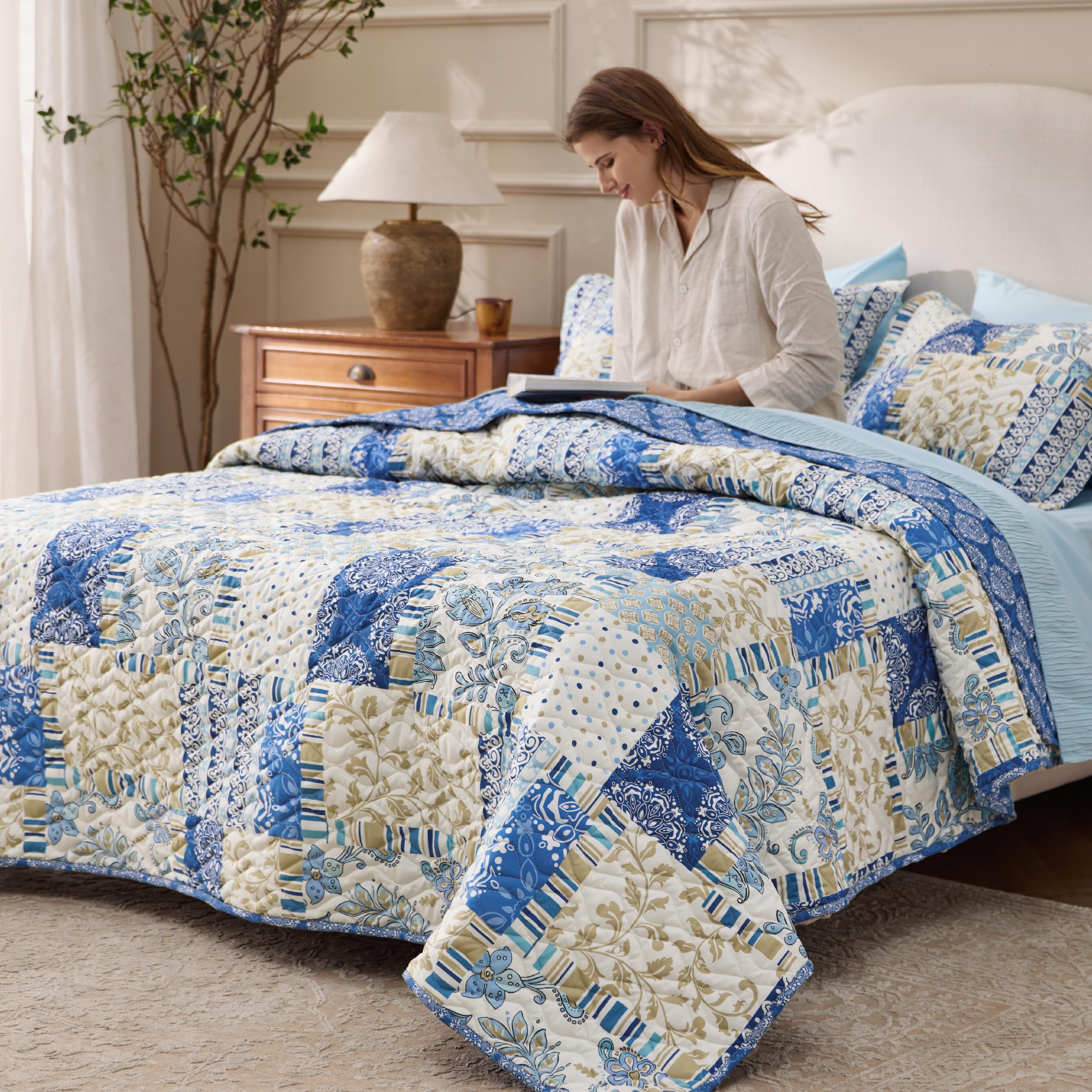 Bedsure reversible design offers floral charm or calm neutrals at a glance.