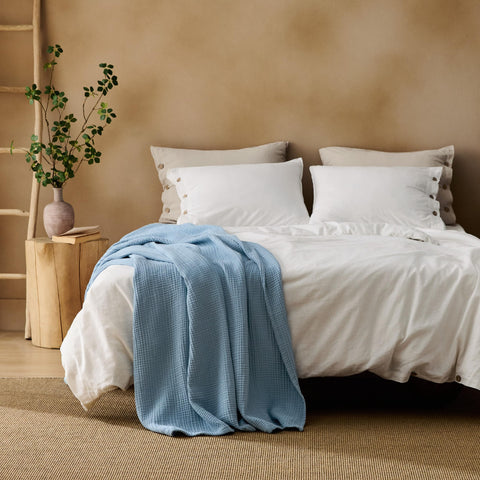 Bedsure muslin blanket moisture-wicking fabric to stay fresh during summer.