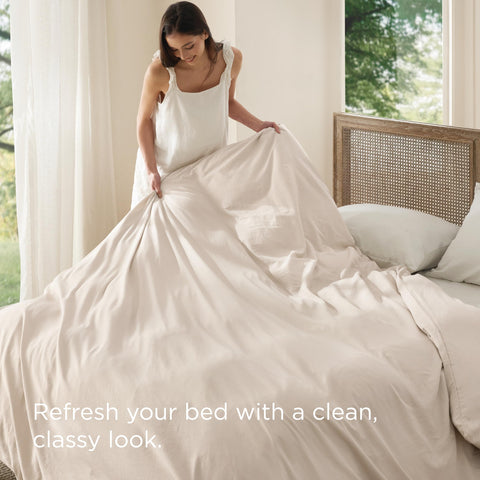 Bedsure Oat Milk duvet cover with a secure zipper closure