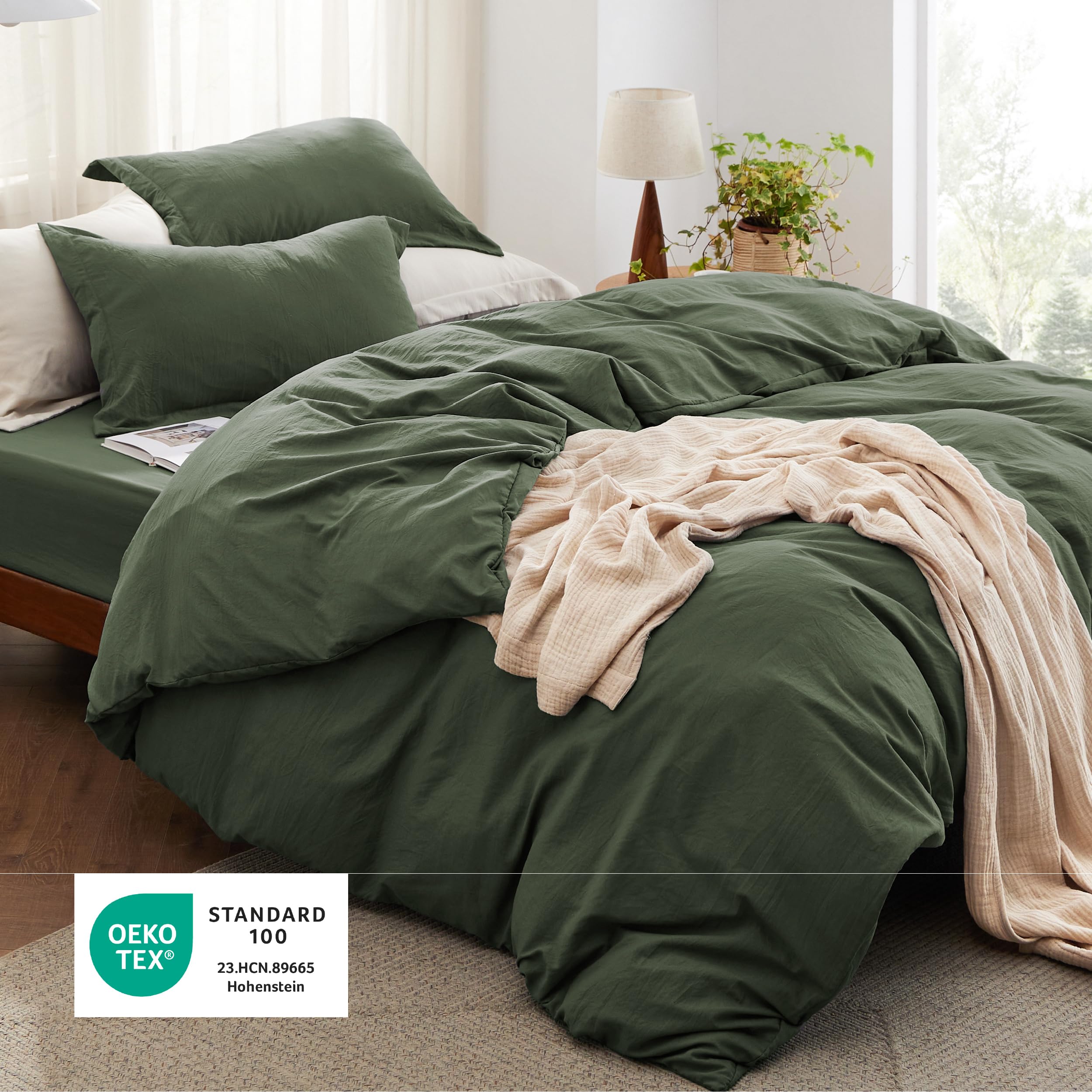 Bedsure secure-fit eight ties keep duvet insert in place.