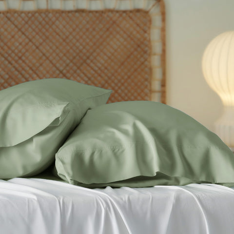 Bedsure king-size pillowcase set includes two covers for coordinated bedding
