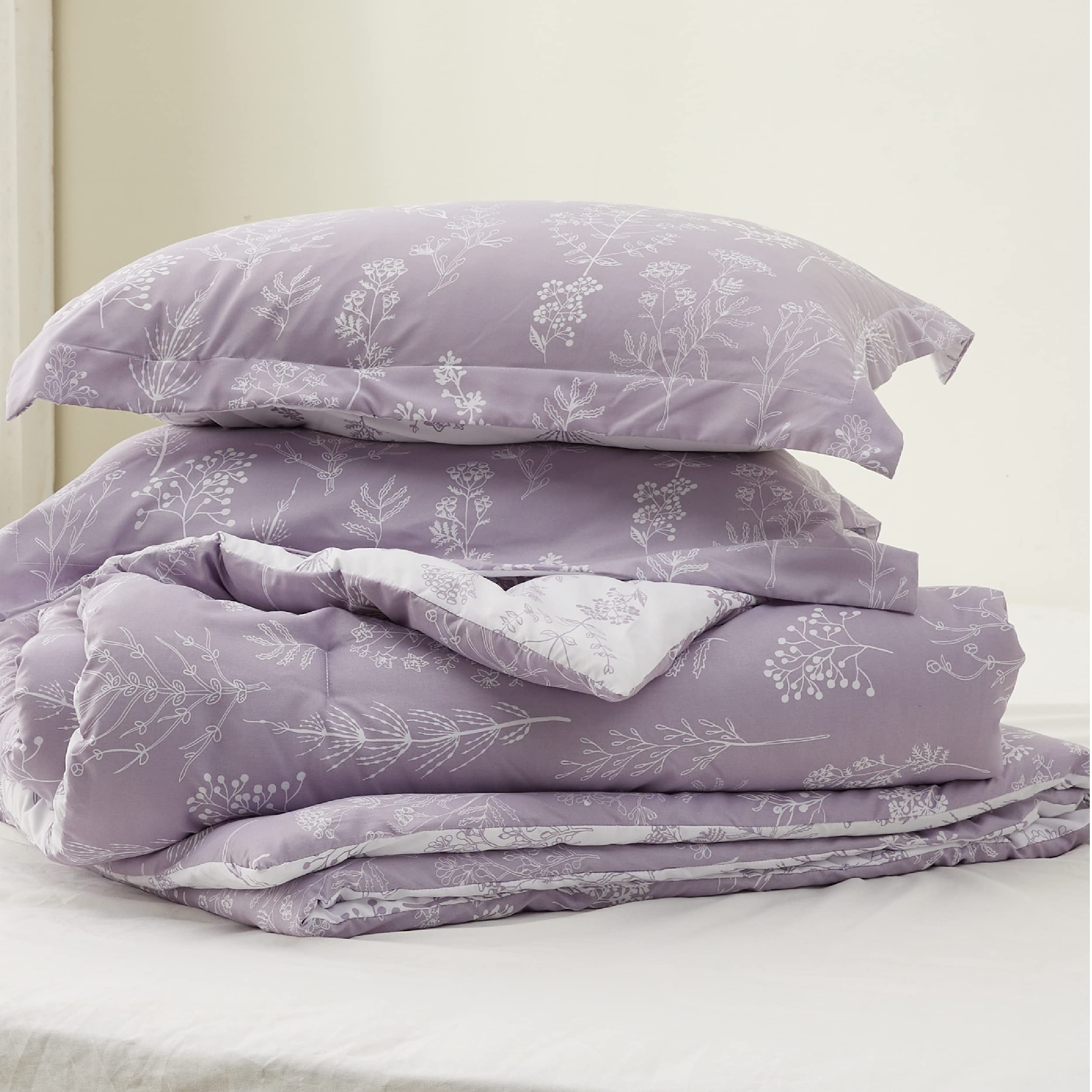 Bedsure gift-ready packaging with lavender bedding for holidays.