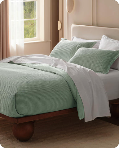 Bedsure pillow shams in king size 20x36 complete the coordinated set.