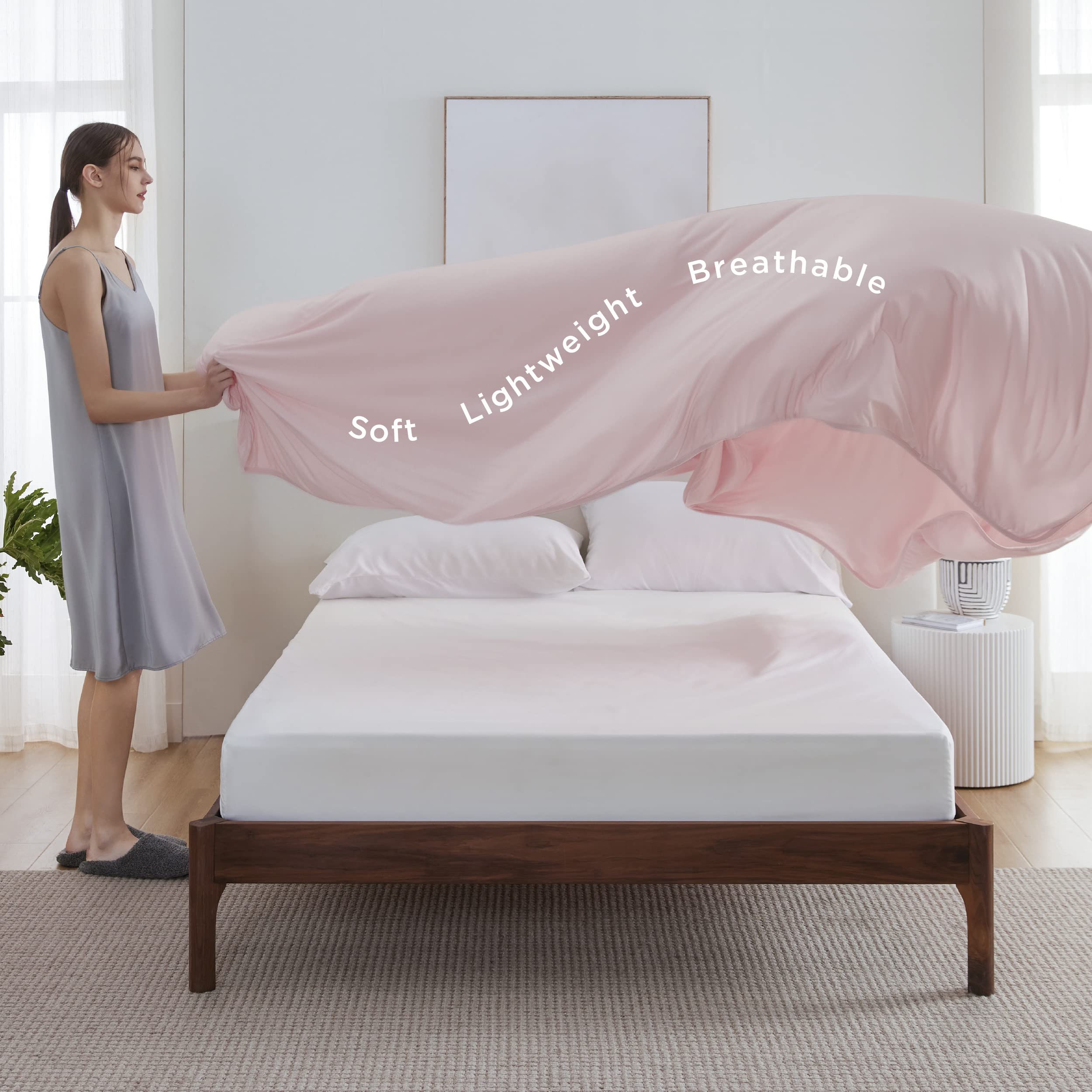 Bedsure pink cooling blanket lightweight for travel