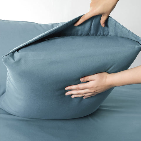 Bedsure plain weave construction resists shrinking and pilling