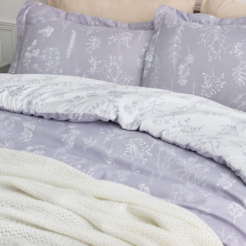 Bedsure plush down-alternative filling provides warmth without heaviness.