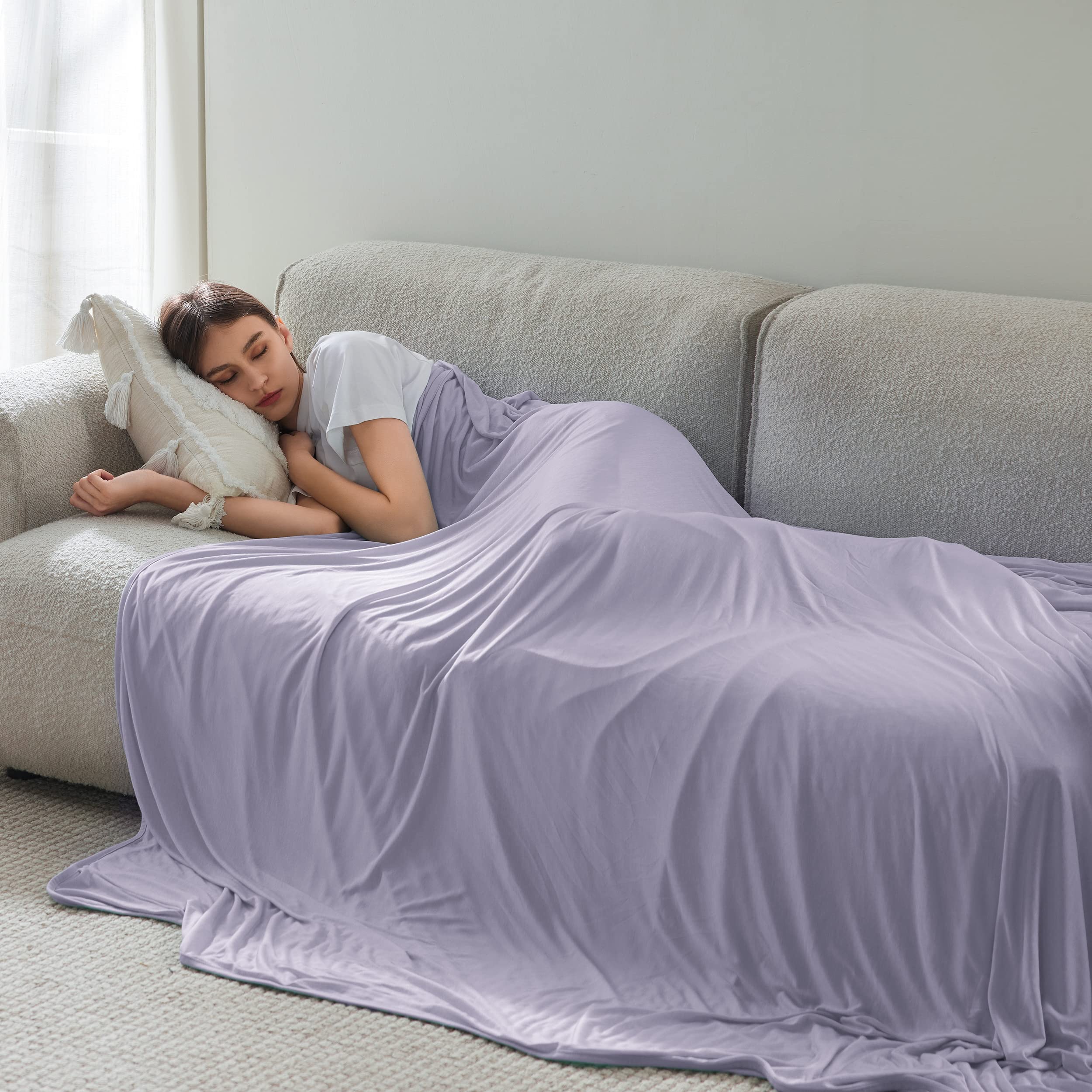 Bedsure purple cooling blanket stitch-detail illustrates durable construction