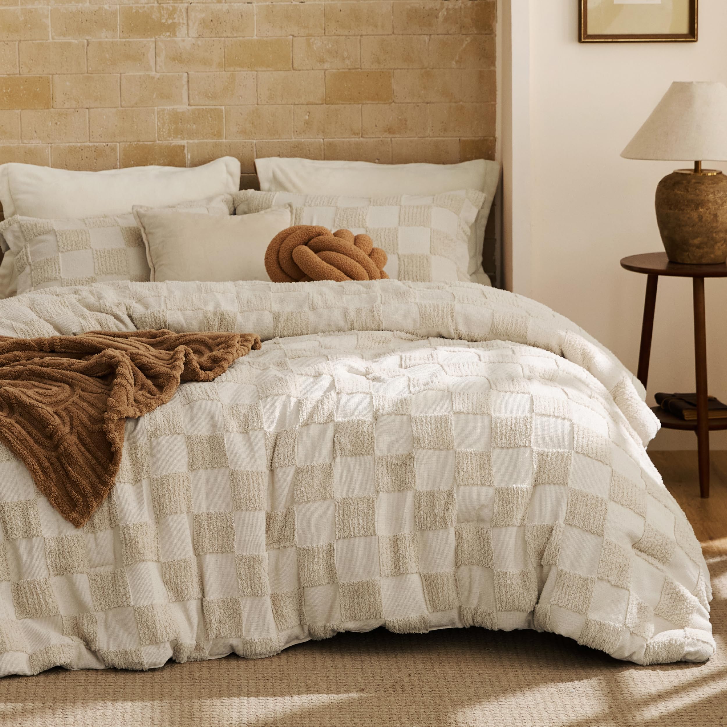 Bedsure queen comforter beige boho tufted, soft and elegant for a cozy bedroom vibe.
