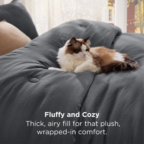 Quilted clover, cloud and circle pattern on Bedsure comforter