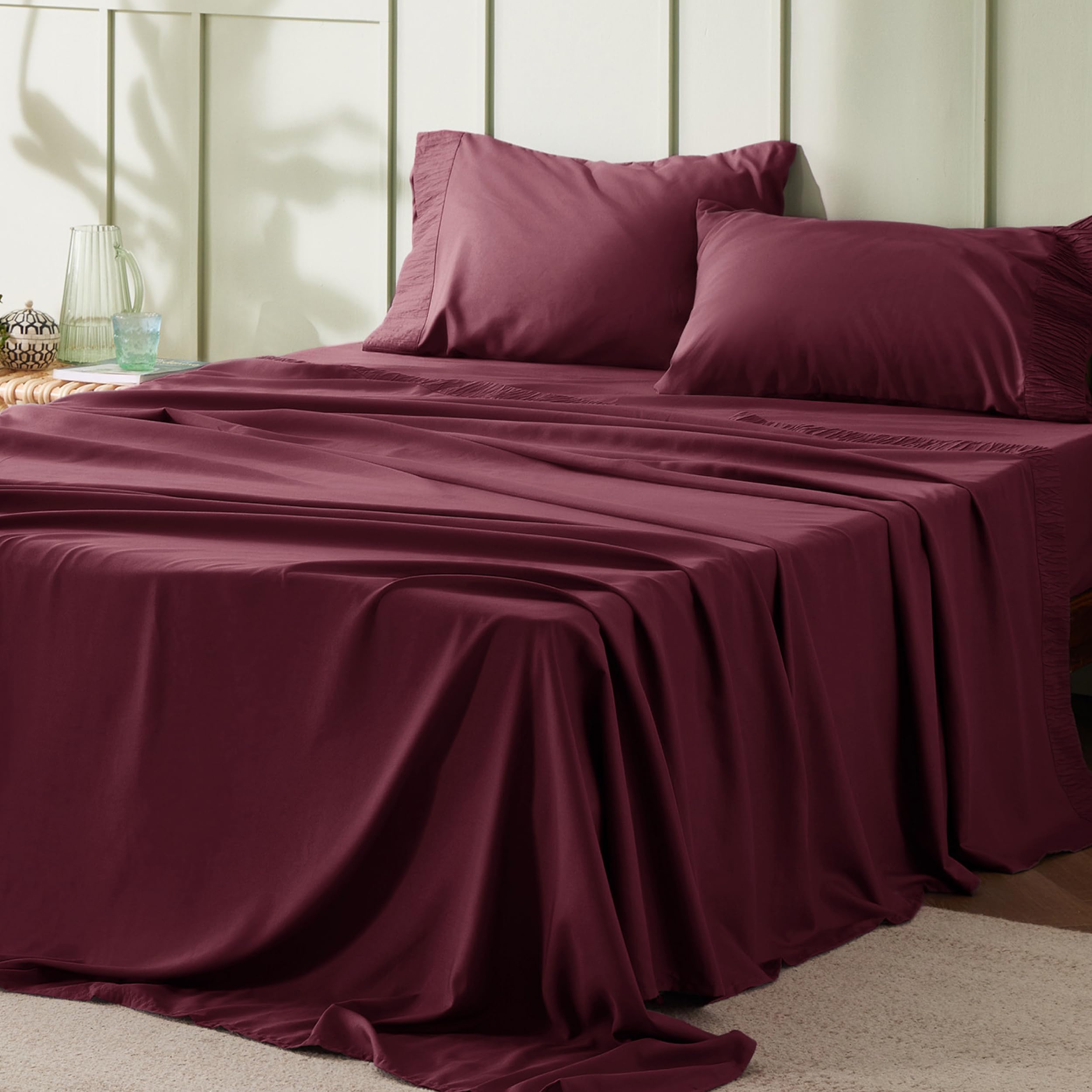 Bedsure queen sheet set 4 pieces packaging shows premium fabric for cooling comfort.