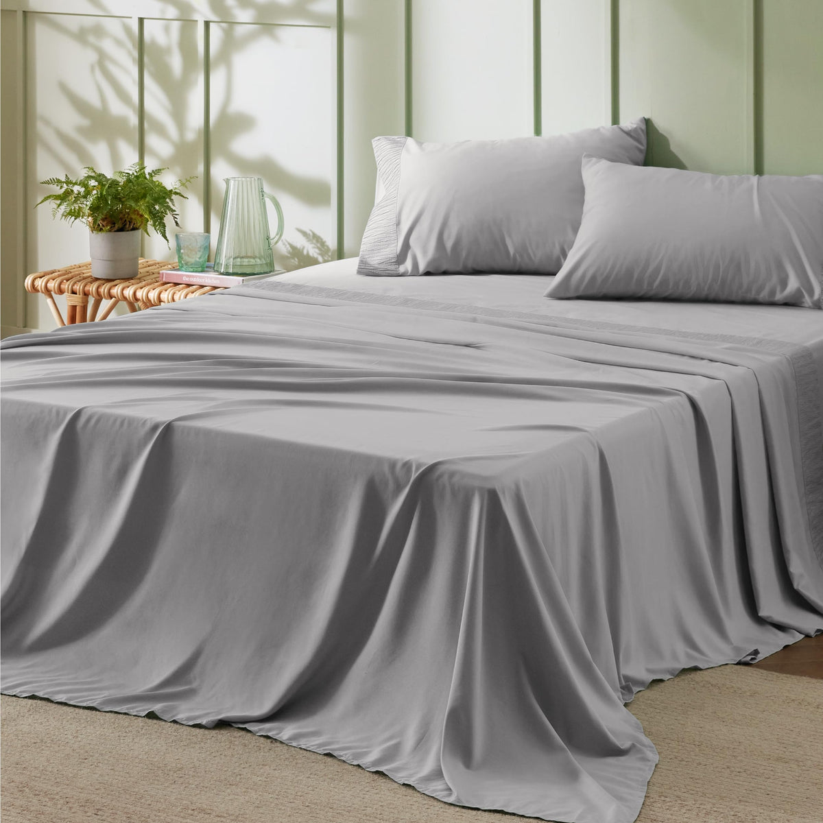 Bedsure queen sheet set full kit on bed showing complete 4-piece convenience and hotel-like comfort