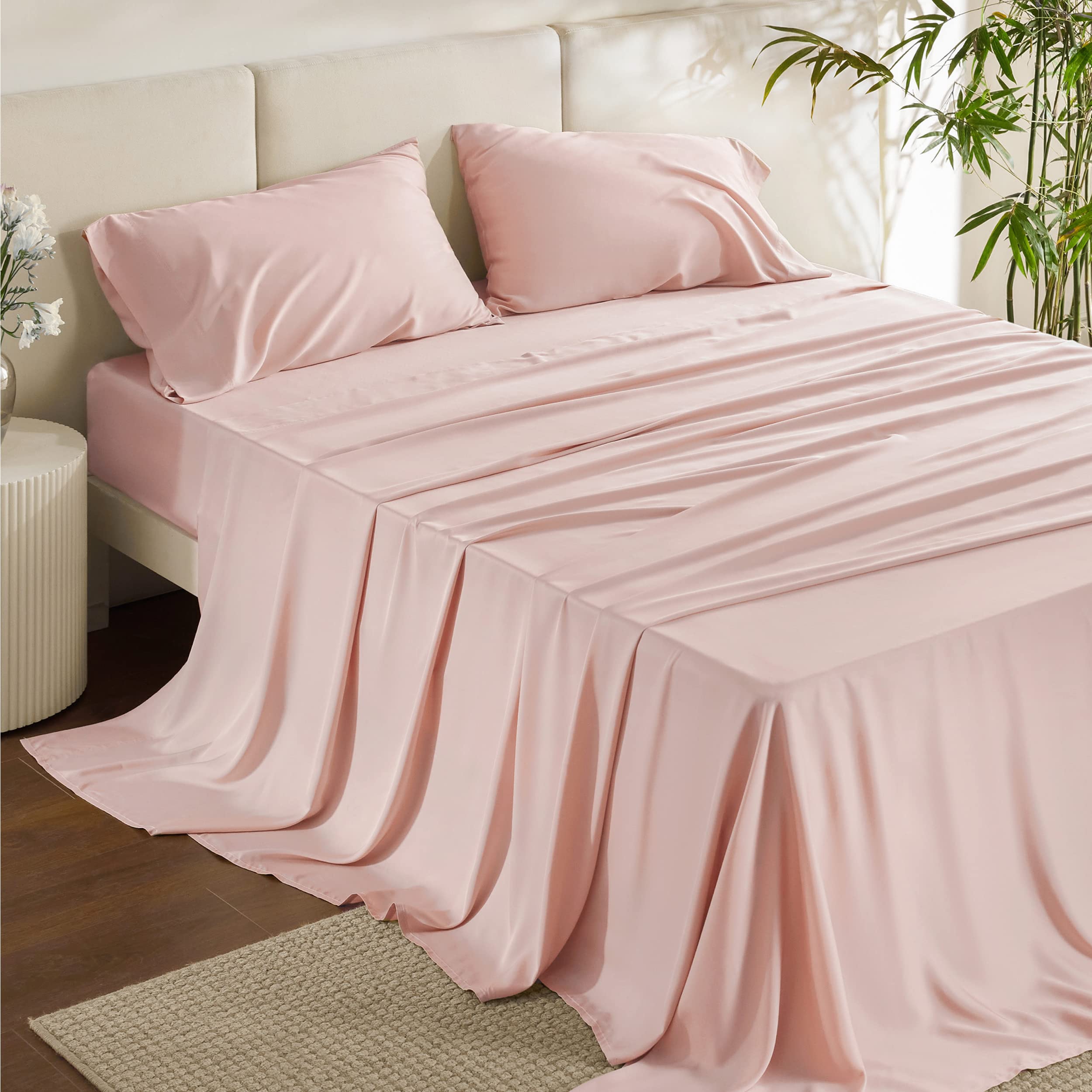 Bedsure queen sheet set packaging highlights a complete hotel-luxury presentation.