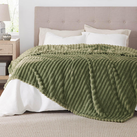 Bedsure queen-size 90x90 blanket for couch or bed warmth.