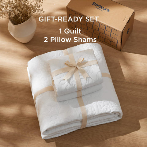 Bedsure all-season warmth with 130 GSM filling for versatile use