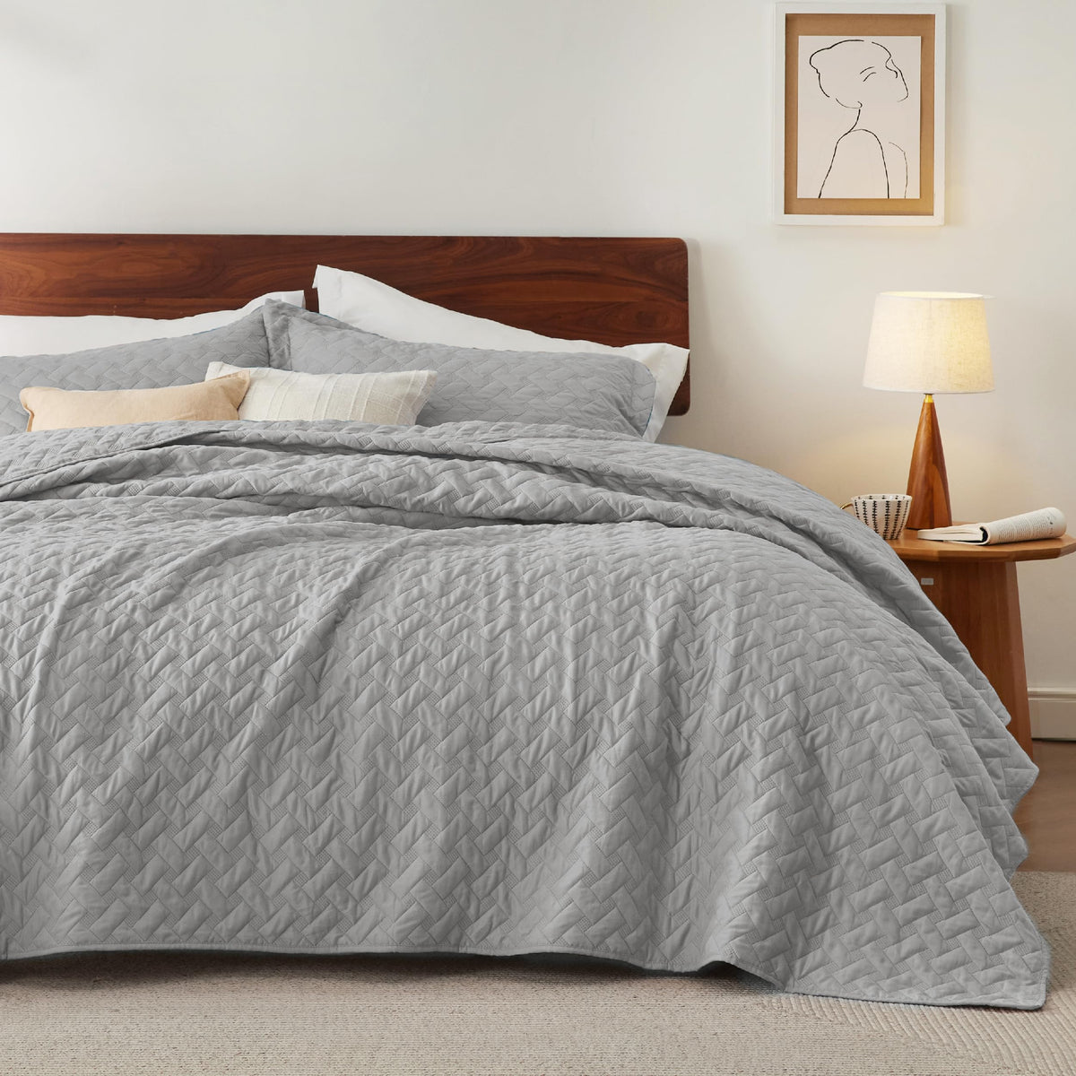 Bedsure quilt queen with basket weave pattern adds style and cozy texture.