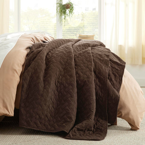 Bedsure queen quilt showing soft brushed shell for peaceful sleep