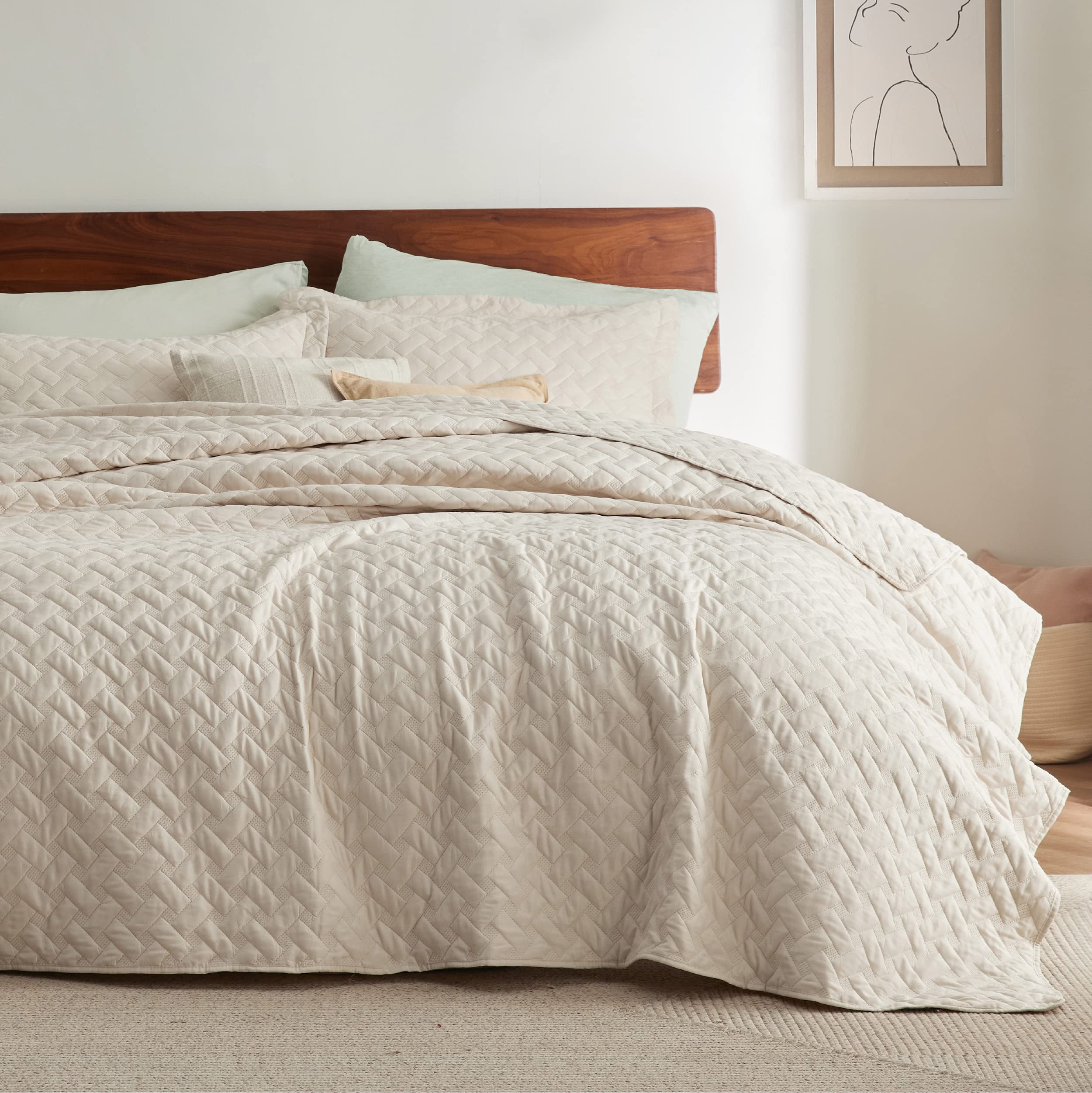 Bedsure queen quilt with basket weave pattern adds elegant texture and cozy feel