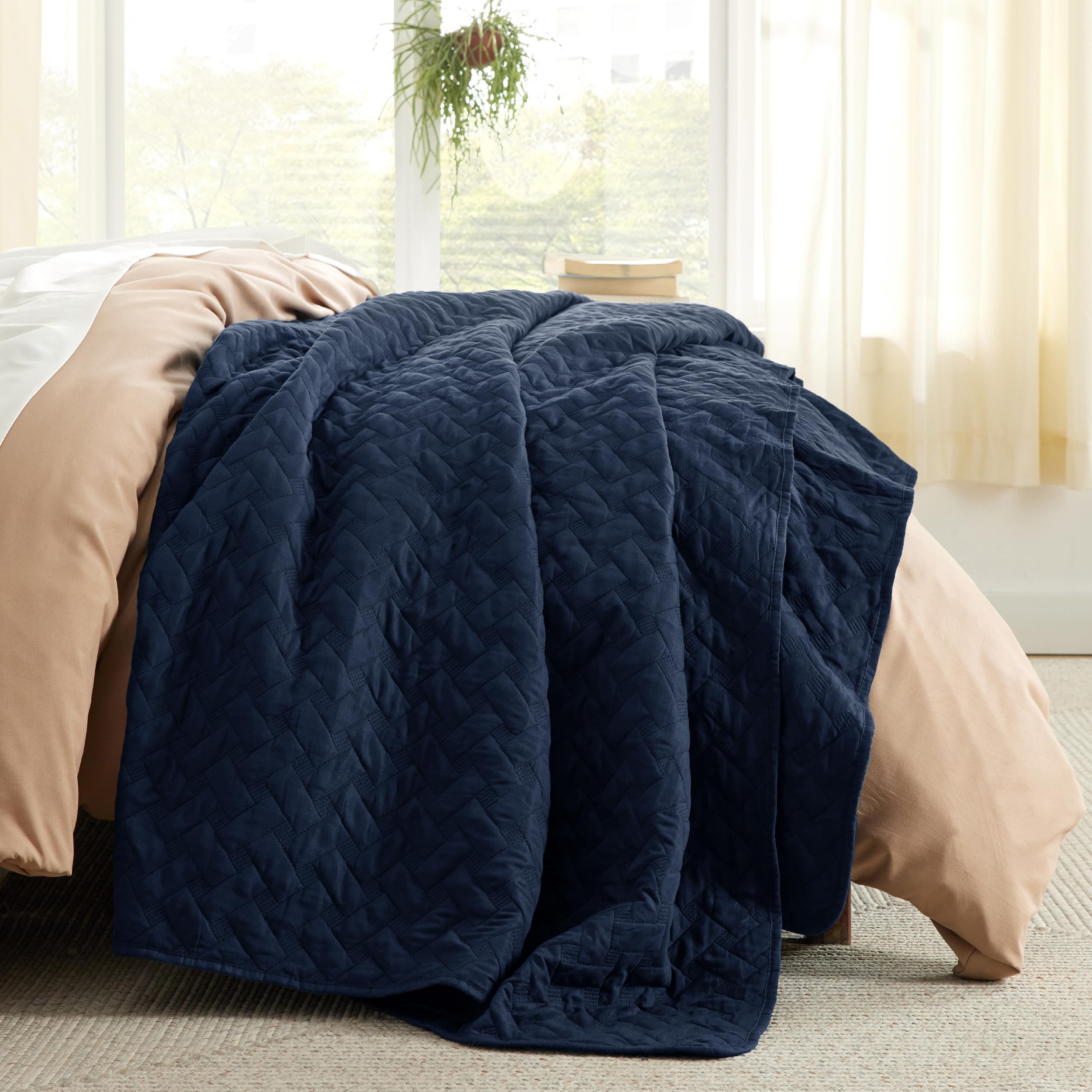 Bedsure queen quilt with soft microfiber filling for year-round comfort