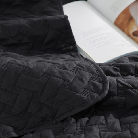 Bedsure stylish bedspread enhances decor with a sophisticated, neutral palette.