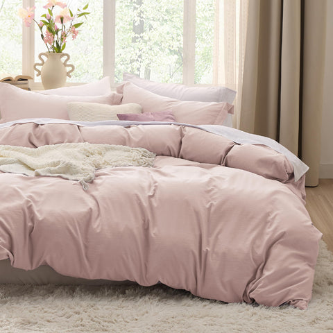 Bedsure Rose Pink duvet cover close-up texture showing soft, breathable microfiber.