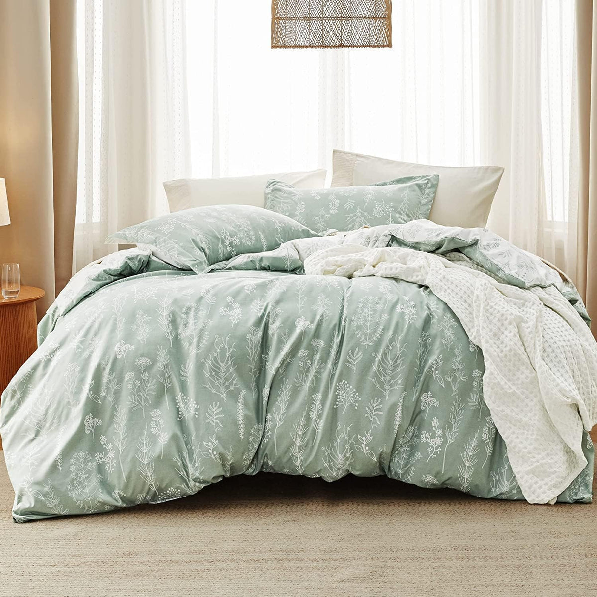 Bedsure sage green floral comforter featuring a refreshing botanical pattern.