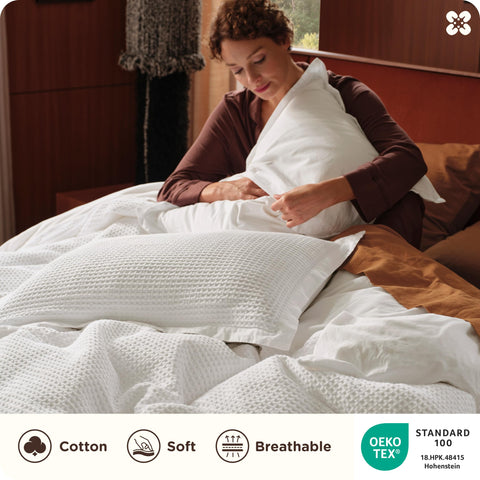Bedsure secure-fit with eight corner ties maintains duvet placement.