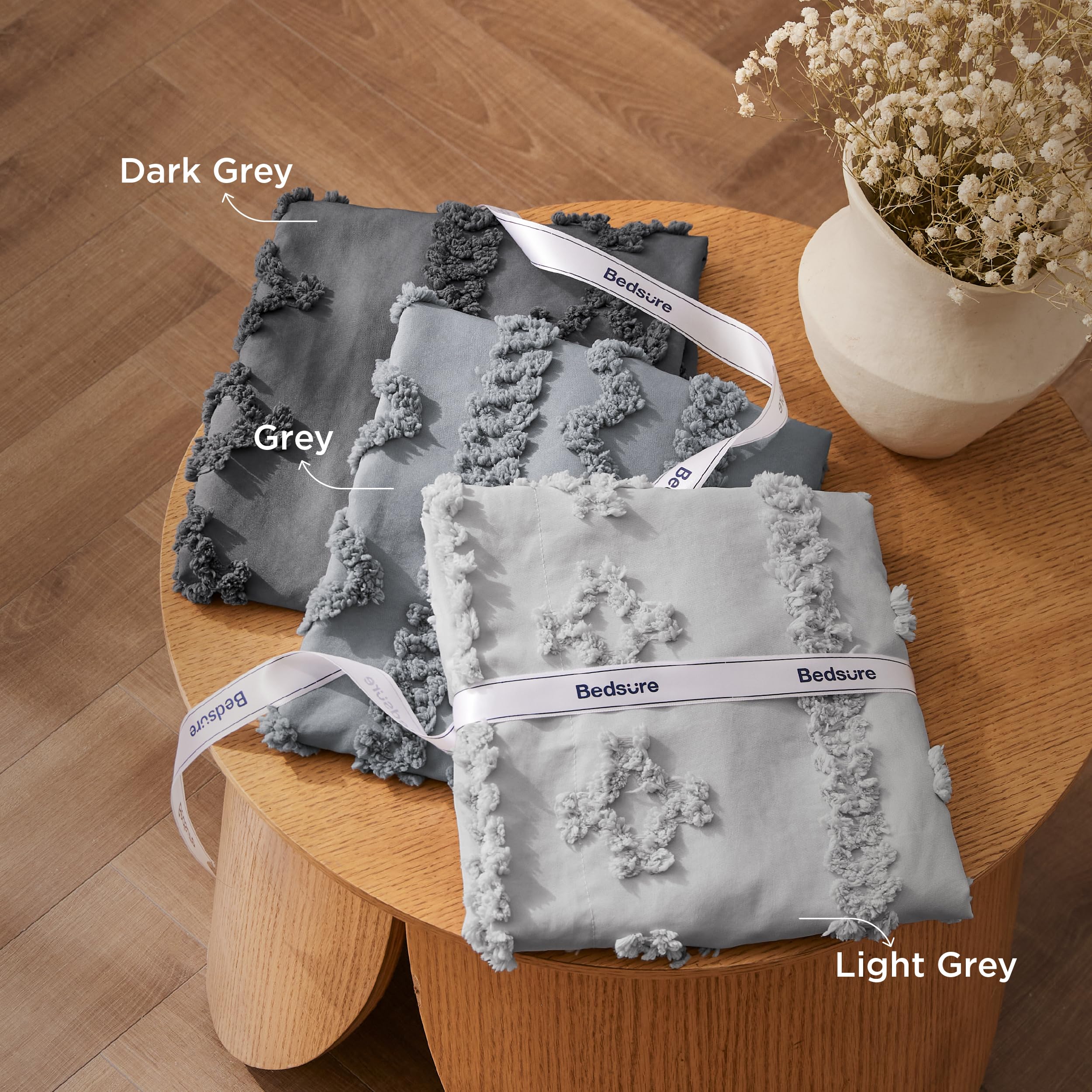 Bedsure soft microfiber fill delivers breathable warmth without crinkling.
