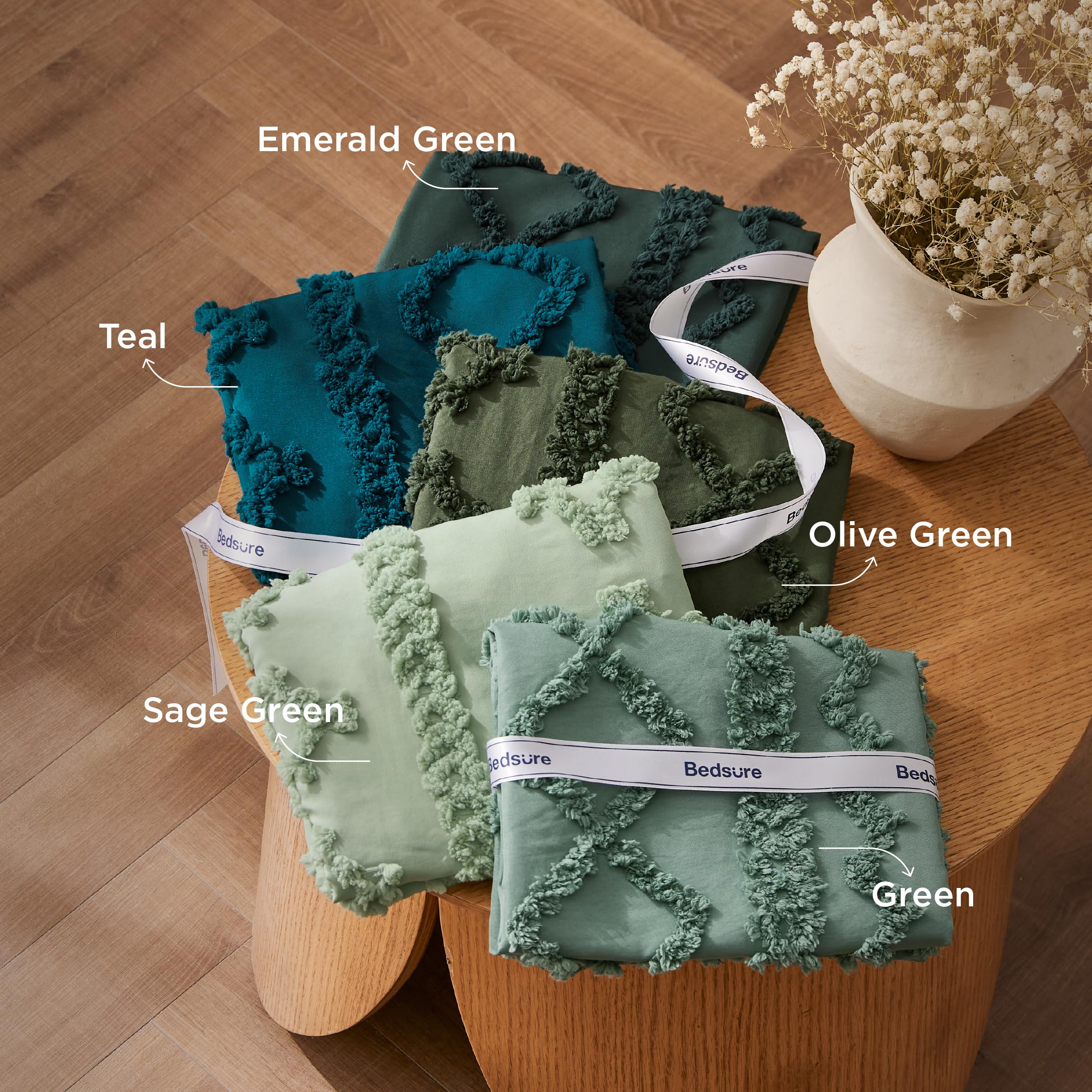 Bedsure soft jacquard fabric provides lasting comfort and minimal noise during sleep.