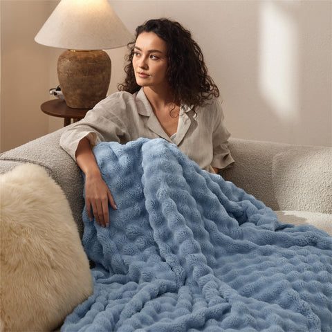 Bedsure soft-handfeel blanket drapes easily for everyday comfort.