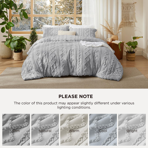 Bedsure soft jacquard finish elevates bed aesthetics while staying easy to care for.
