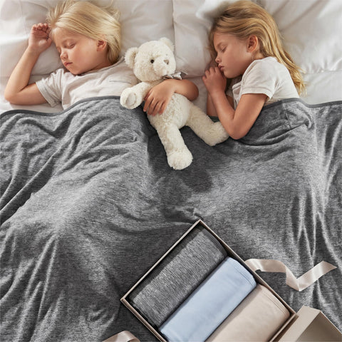 Bedsure cooling blanket gift-ready packaging emphasizes festive presentation.