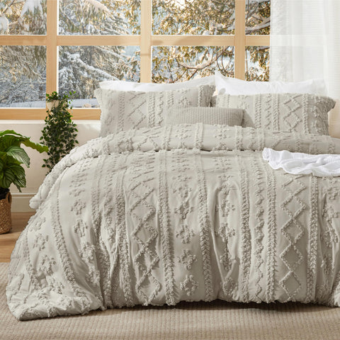 Bedsure tufted boho comforter close-up tuft detail for luxe texture.
