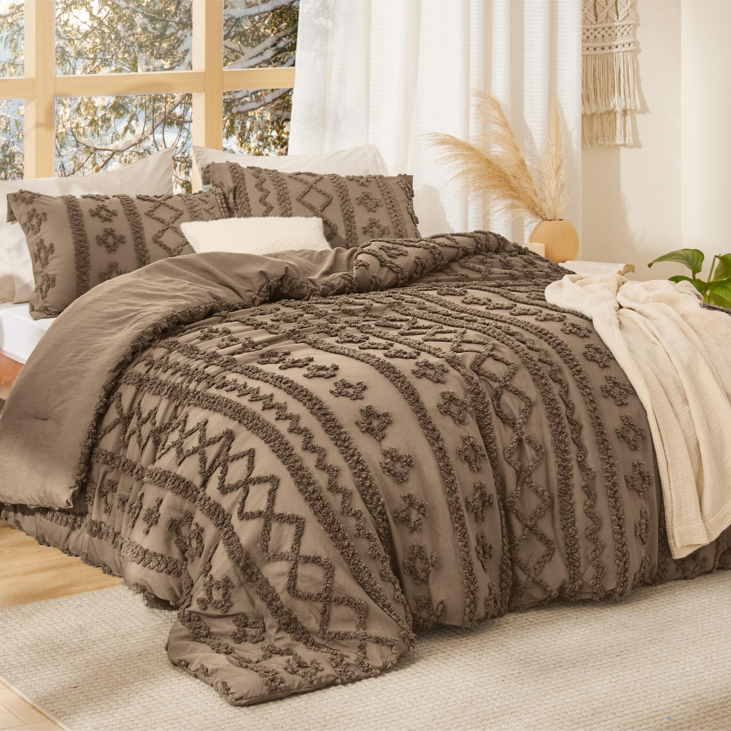 Bedsure queen comforter in a bedroom setting showcases soft microfiber warmth.