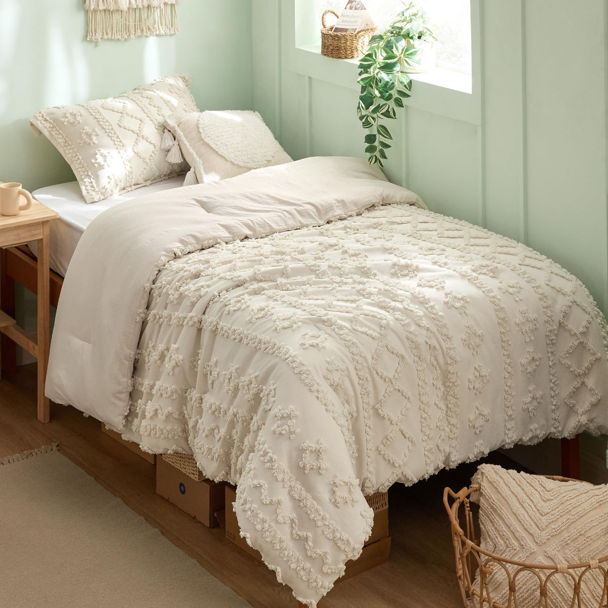 Bedsure tufted boho comforter twin beige shows elegant texture for a stylish bedroom